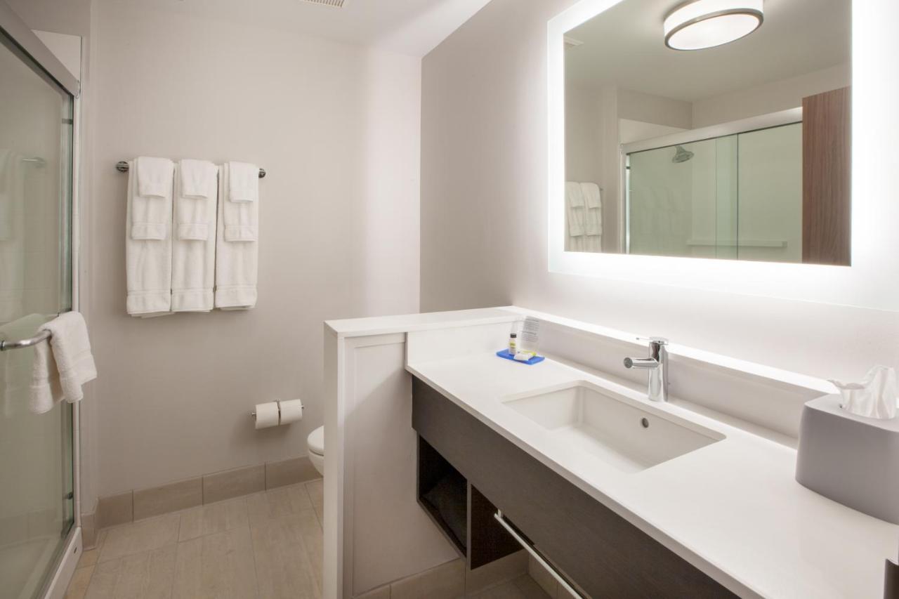Holiday Inn Express & Suites - Chilliwack East An Ihg Hotel Экстерьер фото