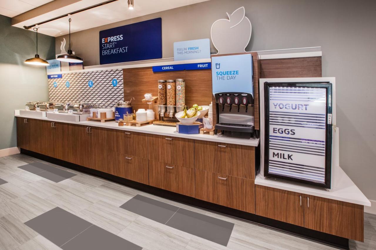 Holiday Inn Express & Suites - Chilliwack East An Ihg Hotel Экстерьер фото