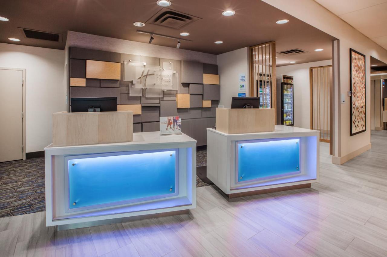 Holiday Inn Express & Suites - Chilliwack East An Ihg Hotel Экстерьер фото