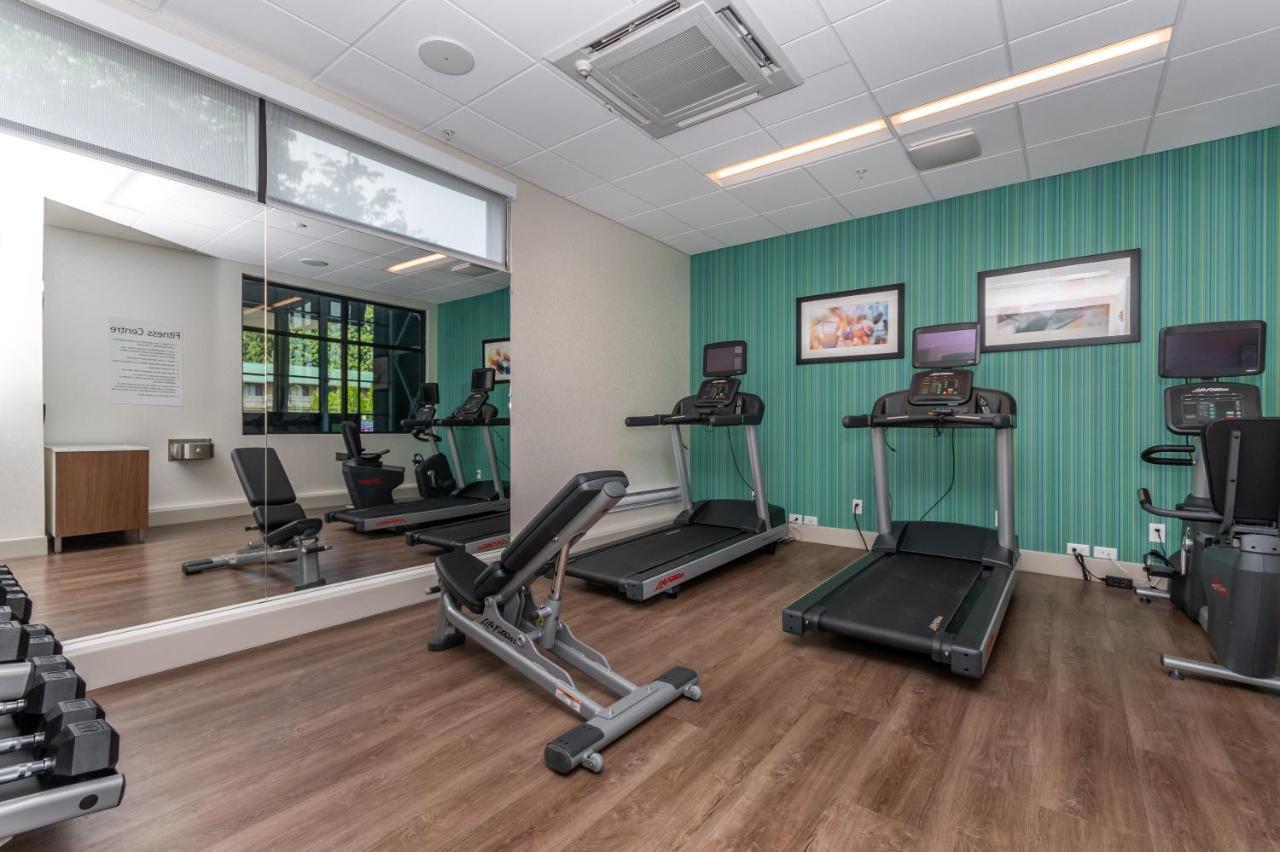 Holiday Inn Express & Suites - Chilliwack East An Ihg Hotel Экстерьер фото