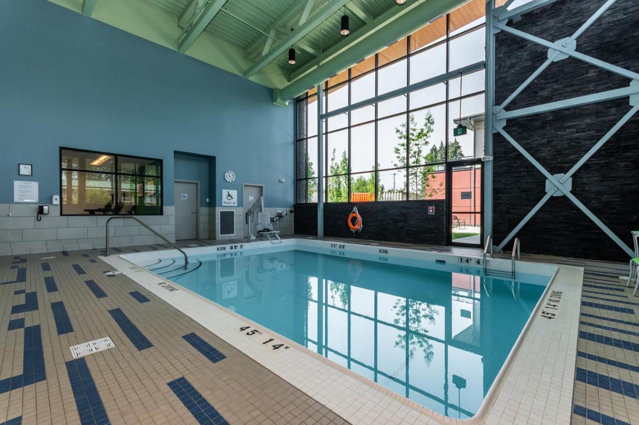 Holiday Inn Express & Suites - Chilliwack East An Ihg Hotel Экстерьер фото