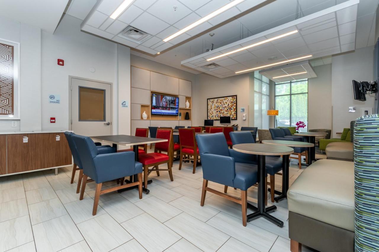 Holiday Inn Express & Suites - Chilliwack East An Ihg Hotel Экстерьер фото